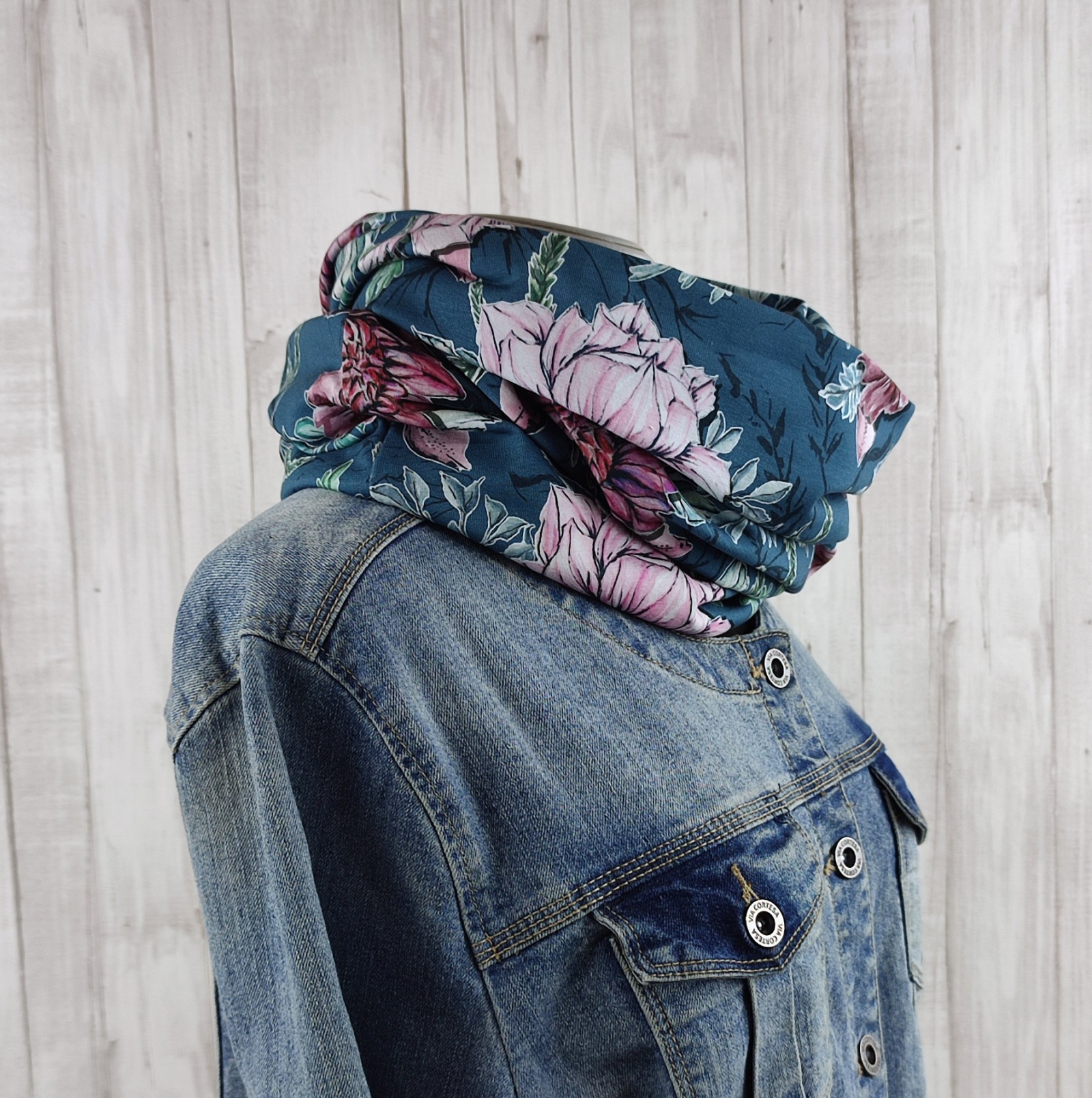 Loop Schlauchschal jeansblau mit Blumen in Wasserfarben Optik - Schal für Damen aus Jersey 3