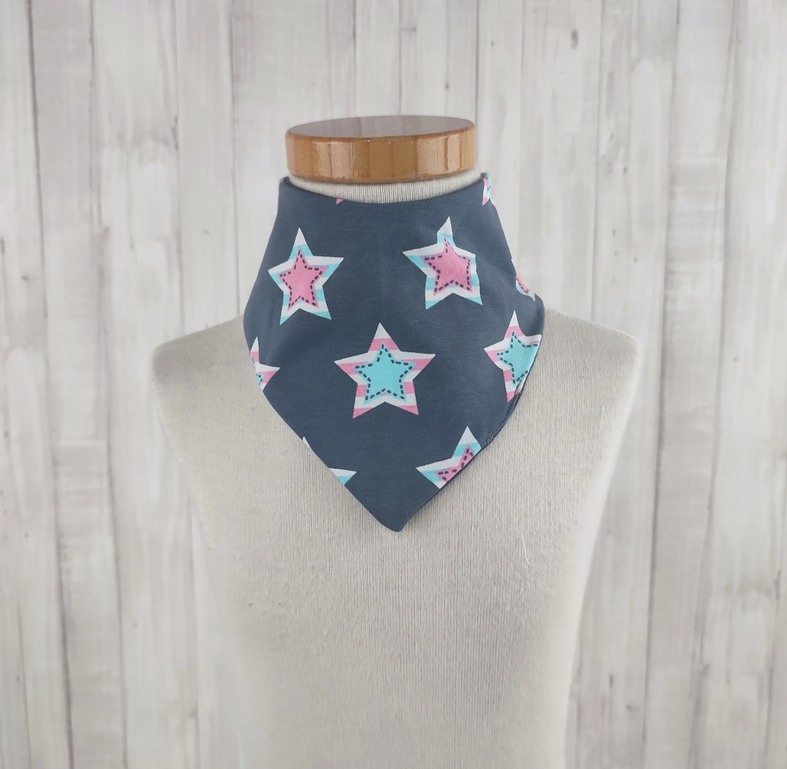 Halstuch Dreieckstuch für kleine Mädchen - grau - gemustert Sternen in rosa und mint
