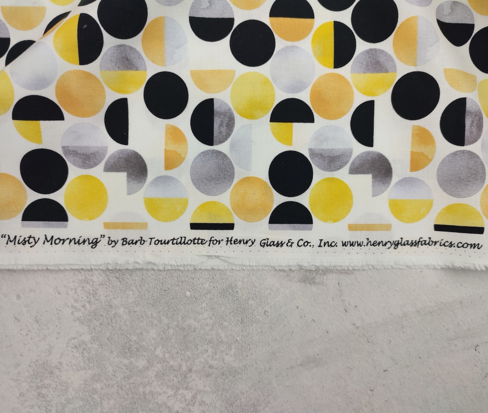 15,96 EUR/m Misty Morning von Barb Tourtilotte für Henry Glass - weiß schwarz grau gelb Kreise -