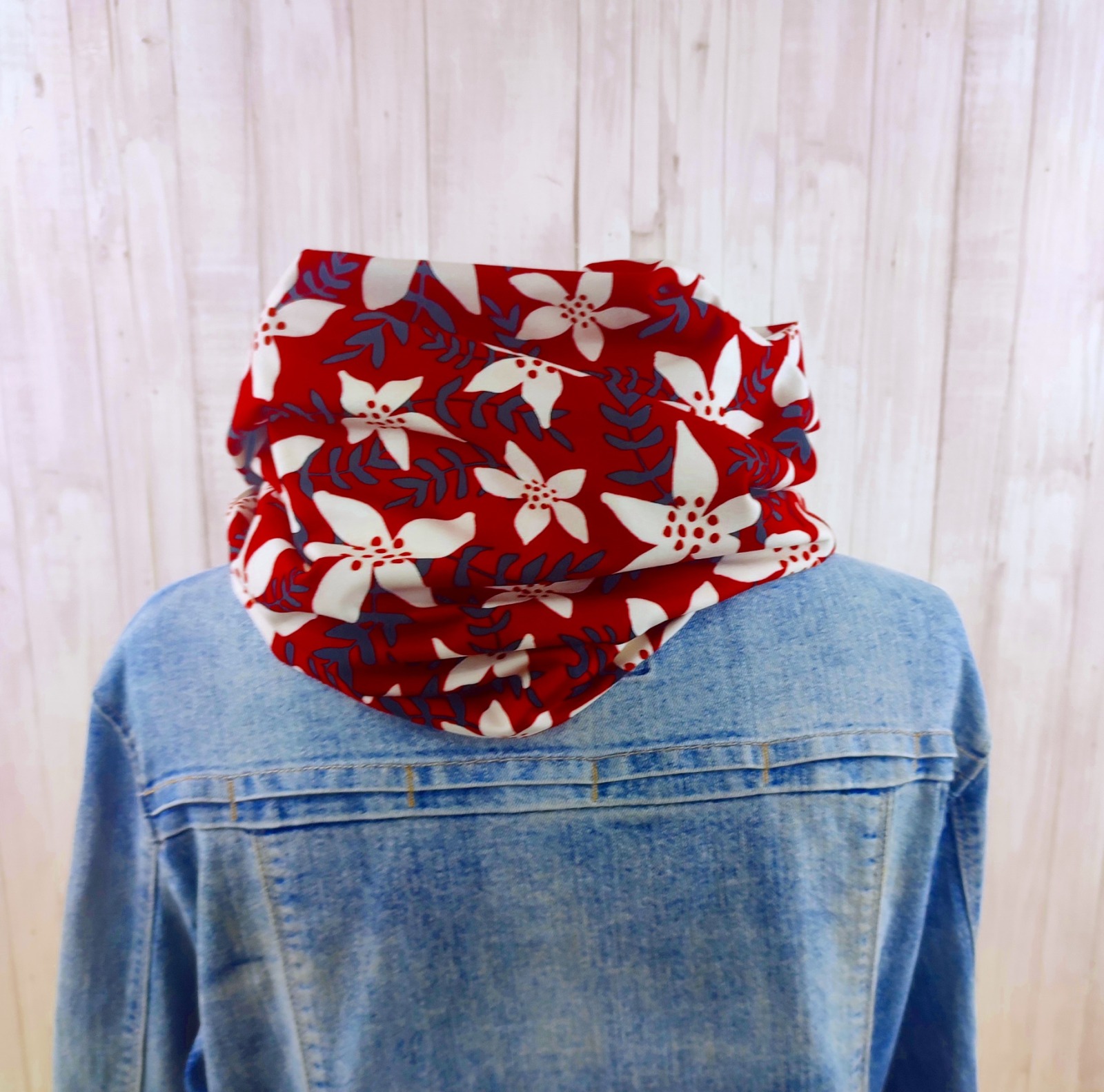 Loop in weinrot mit großem Blumenmuster - Schal Schlauchschal aus Jersey für Damen 4