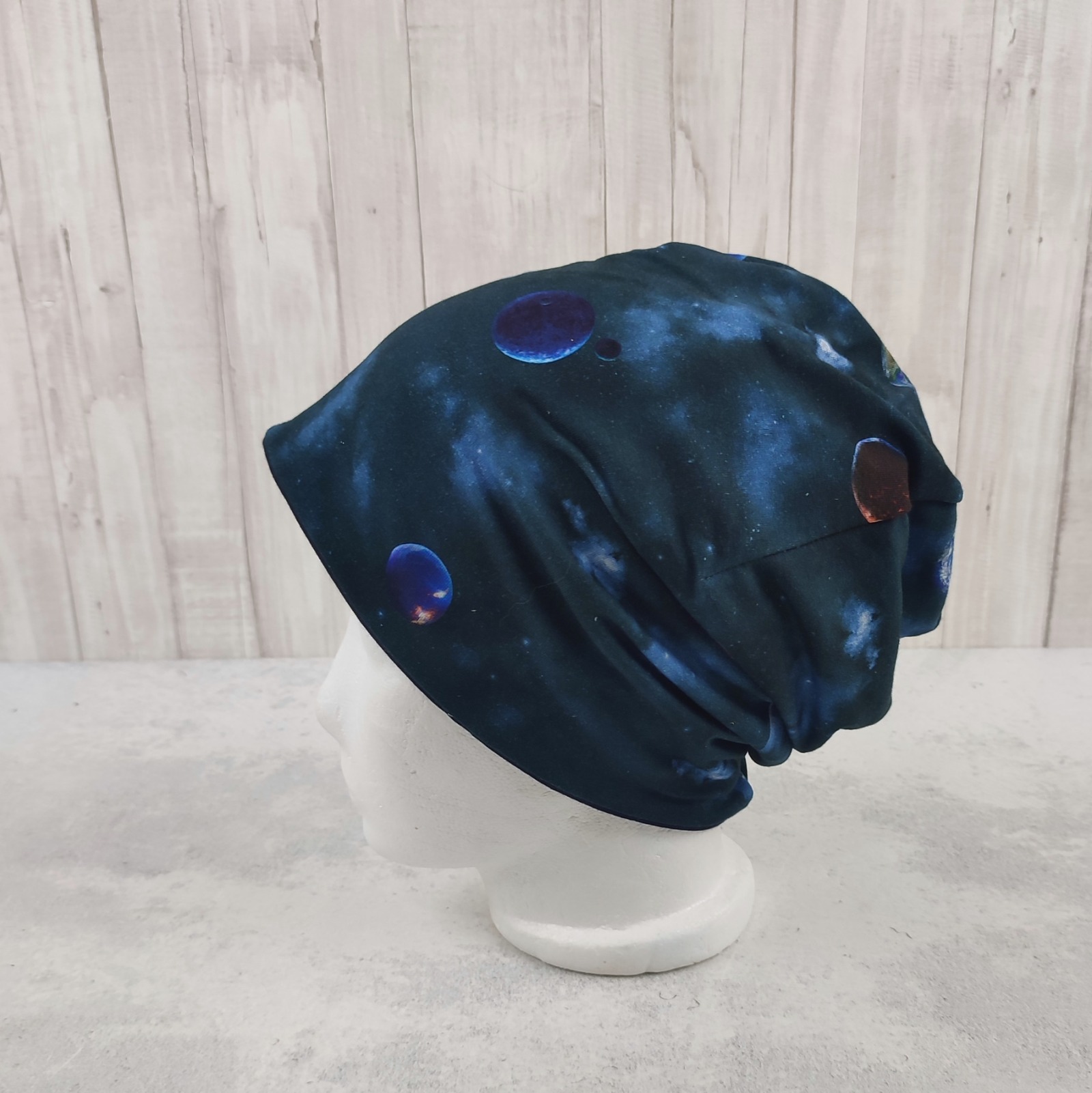 Beanie Weltall, coole Mütze mit Planeten auf dunkelblau, Größe ca. 48 bis 54 cm Kopfumfang