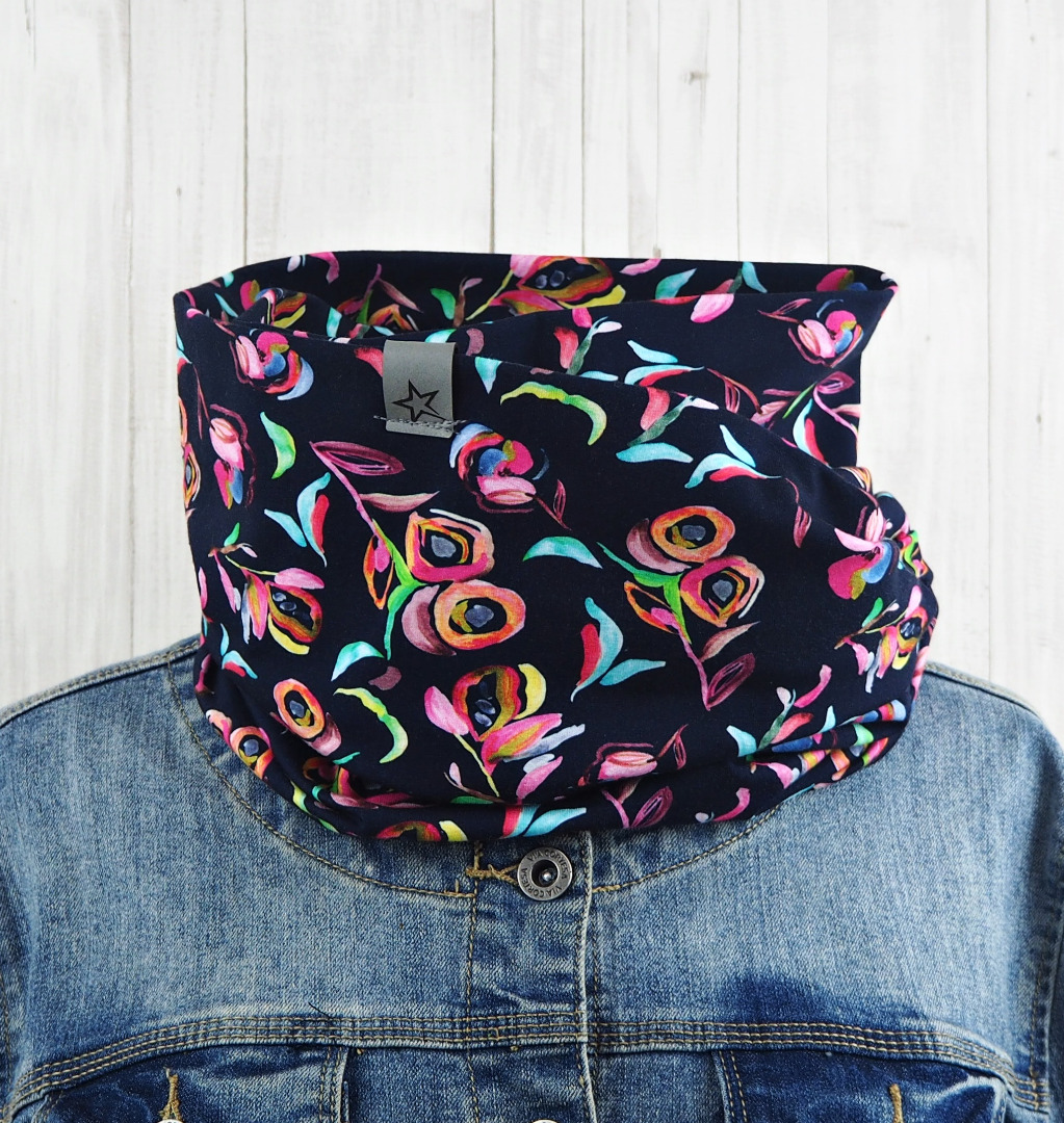 Loop Schlauschal dunkelblau mit abstraktem Blumenmuster - Schal für Damen aus Jersey