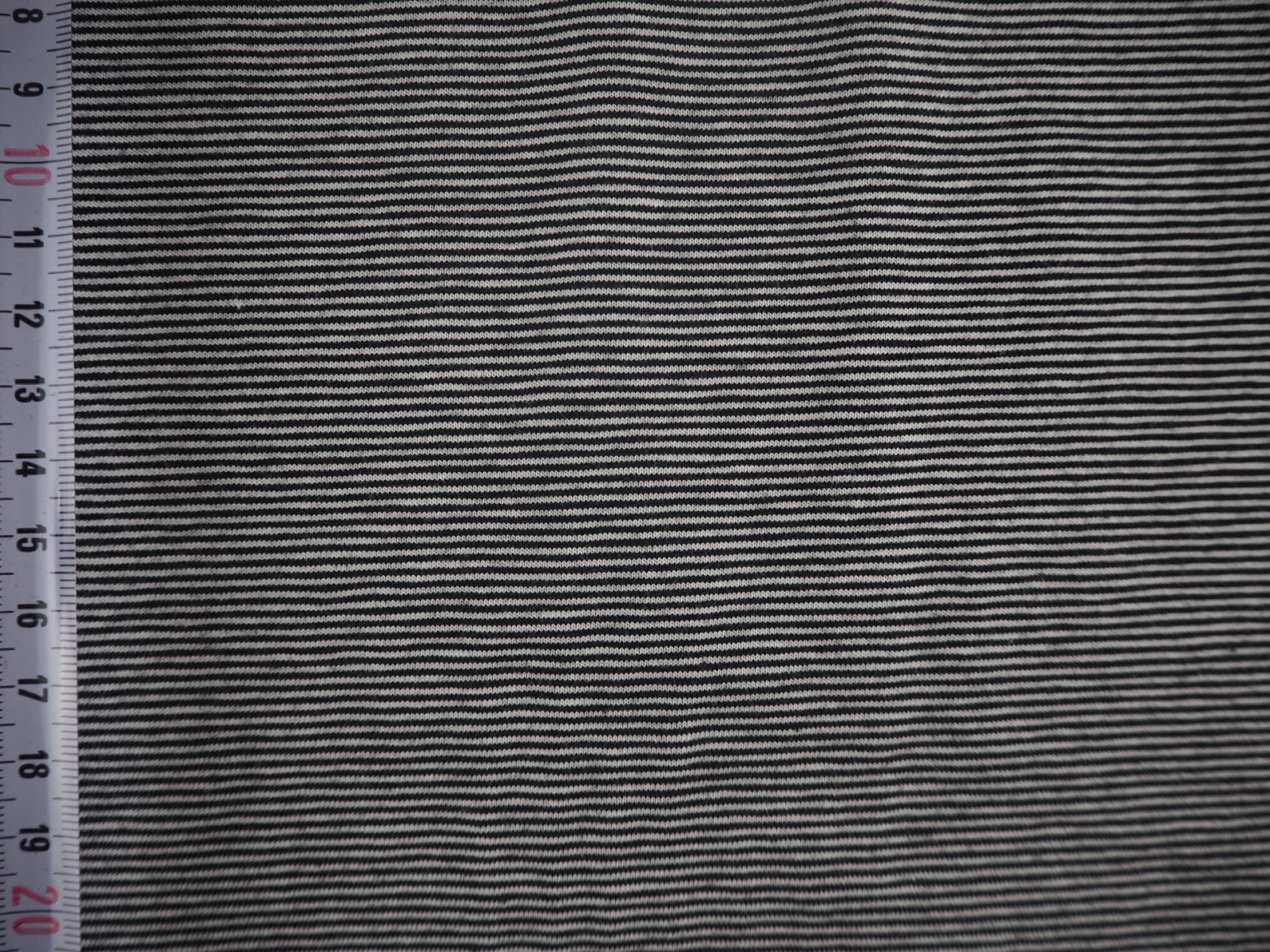 Jersey 1440 EUR/m feine Ringel 1 mm schwarz weiß Baumwolljersey gestreift Ringeljersey Stoffe Meterware