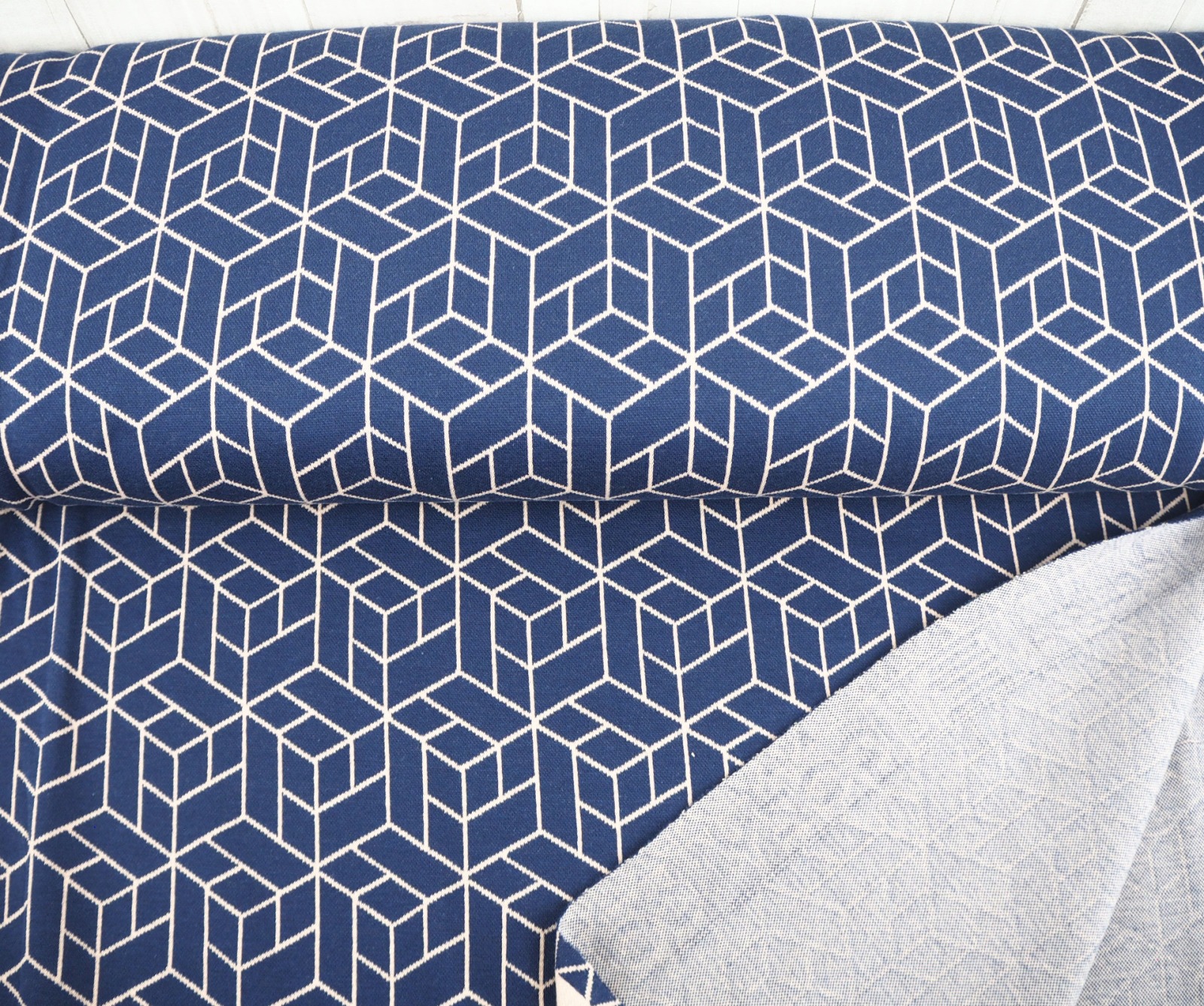 Jaquardstrick 1596/m Cozy Collection by lycklig design Swafing blau geometrisches Muster Damenstoffe Meterware
