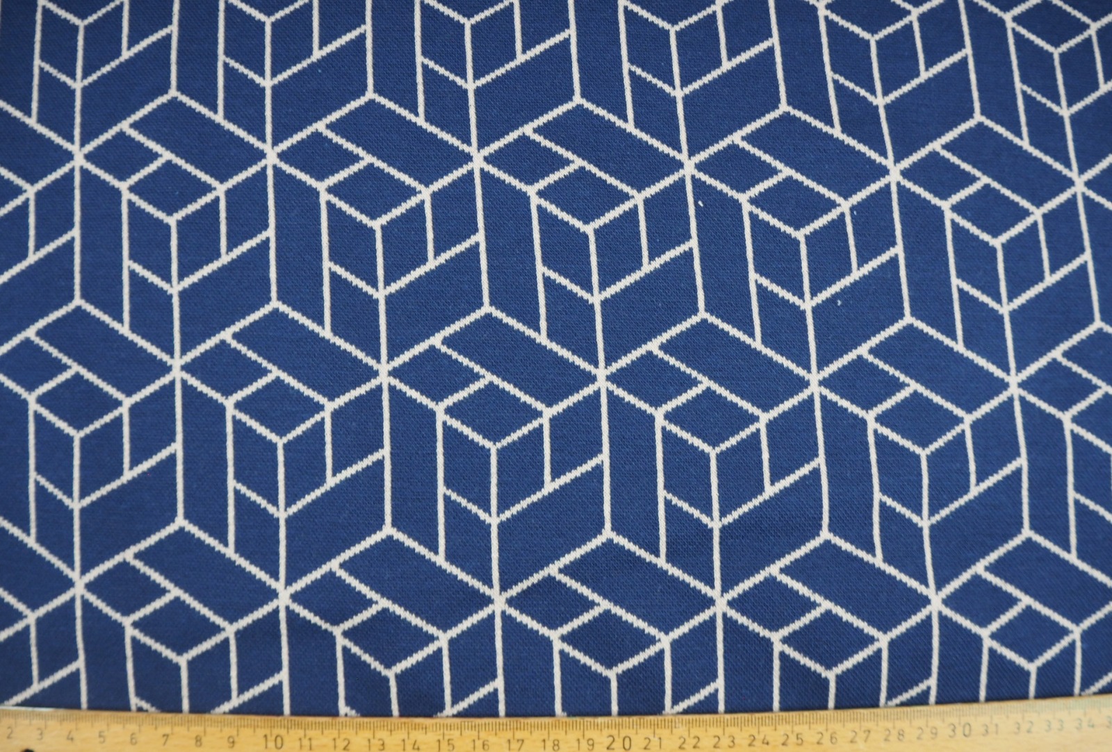 Jaquardstrick 1596/m Cozy Collection by lycklig design Swafing blau geometrisches Muster Damenstoffe Meterware 3