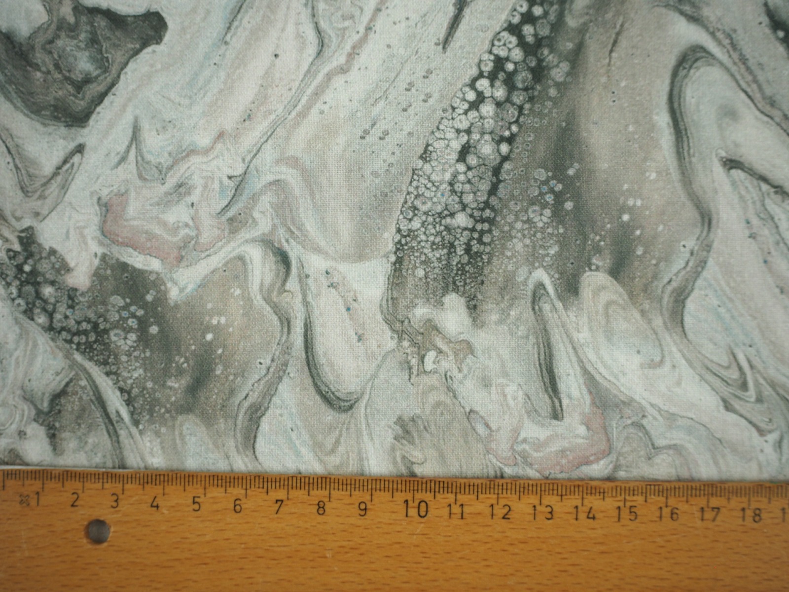 1596 EUR/m Fusion II by Quilting Treasures Patchwork Baumwolle grau Marmor Stoff Meterware 3