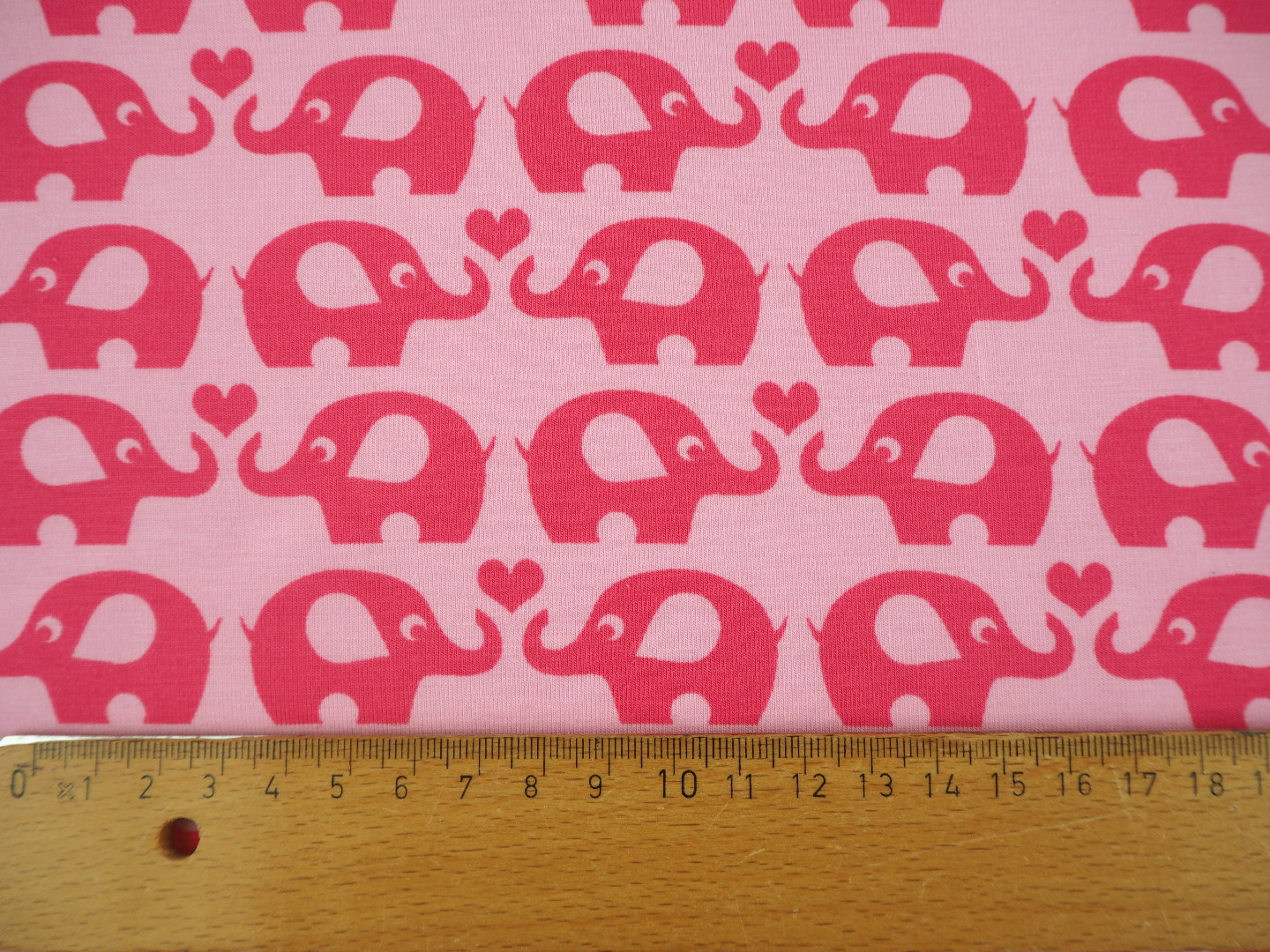 Jersey rosa pink mit Elefanten und Herzen Janeas World Stoffe Meterware 2