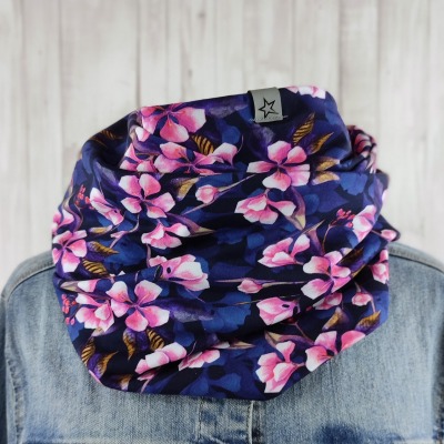 Loop Schlauchschal dunkelblau mit Hortensien in pink - Schal für Damen - Versandkostenfreier Artikel