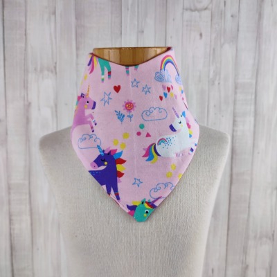 Halstuch Dreieckstuch für kleine Mädchen - rosa - gemustert mit Einhörnern und Regenbogen -