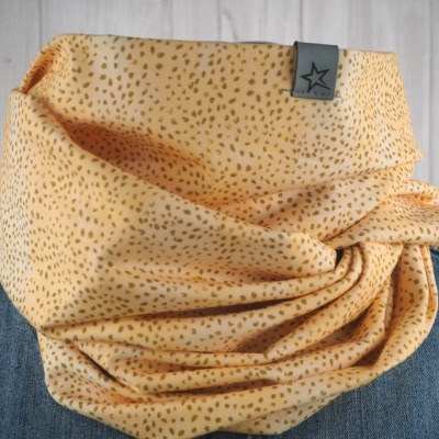 Loop Schlauschal gelb mit Farbverlauf und zurückhaltendem Animalprint - Ton in Ton - Schal für Damen aus Jersey - Versandkostenfreier Artikel