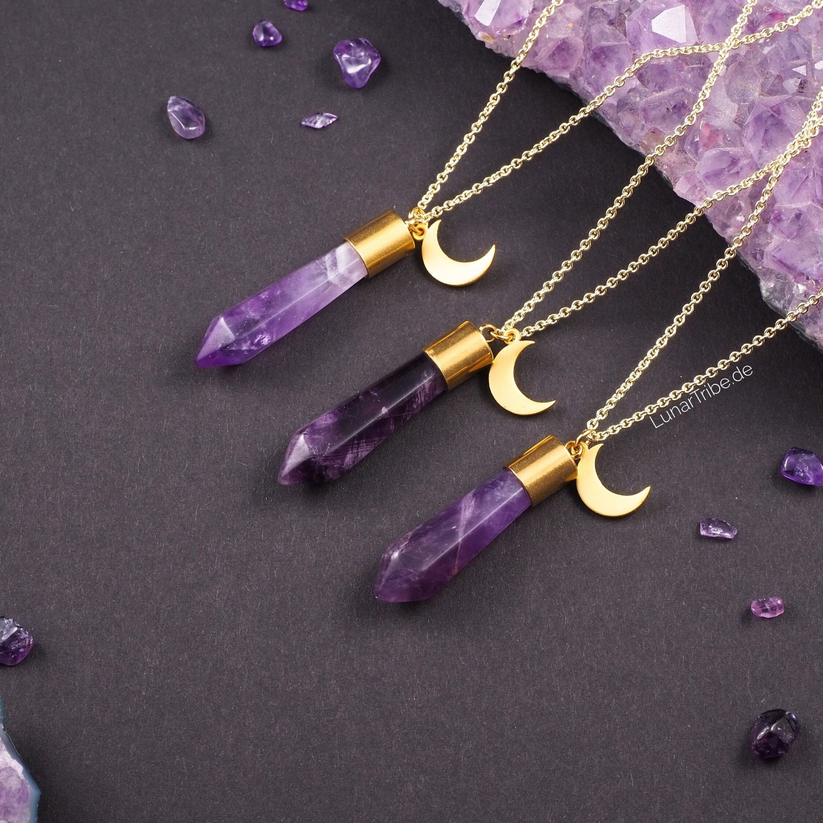 Goldene Halskette mit Amethyst Anhänger und vergoldetem Mond