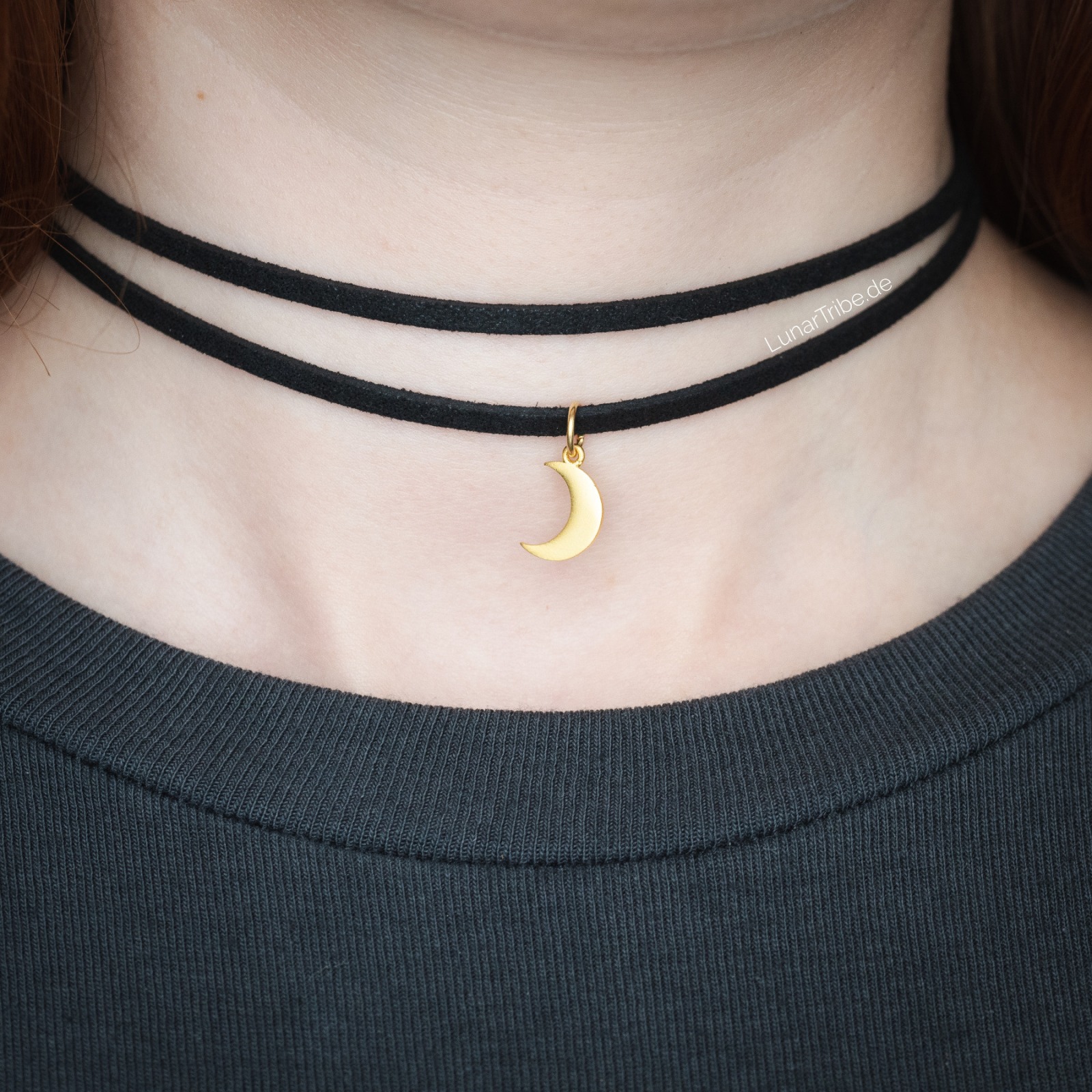 Schwarzer Wickelchoker mit silbernem Mond Anhänger 7