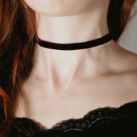 Weinroter Samt Choker größenverstellbar