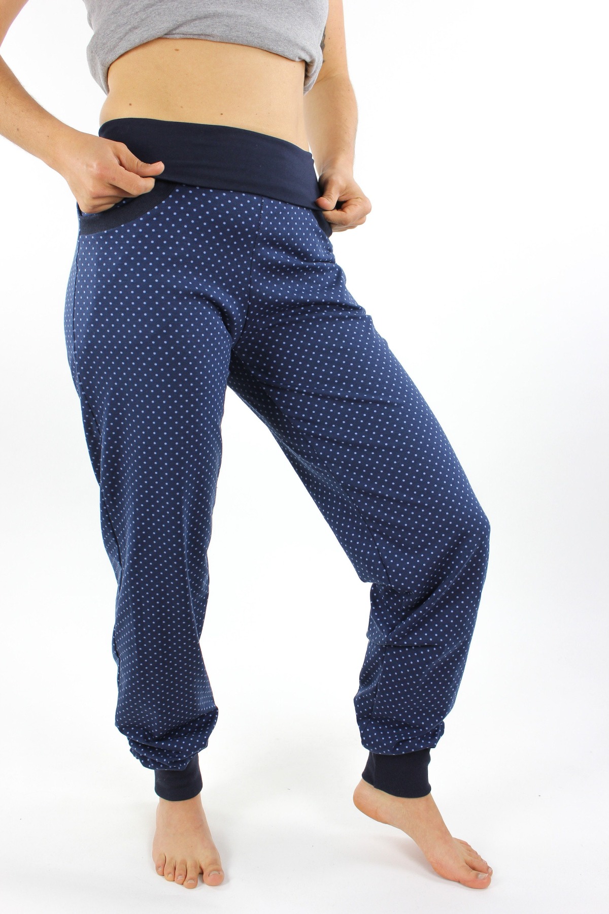 Jogginghose marineblau mit Punkten 6