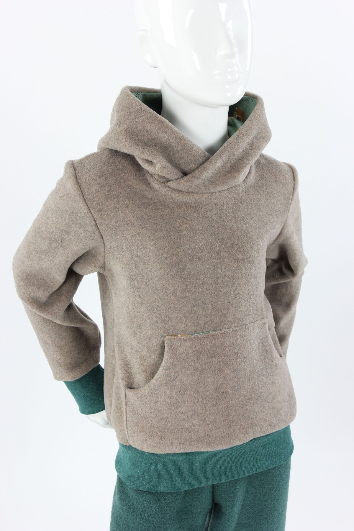 Kinder-Fleecepulli beige mit Bären 5