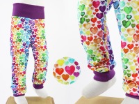 Leggings für Kinder mit Regenbogenherzen