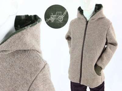 Wolljacke für Kinder beige mit Baufahrzeugen