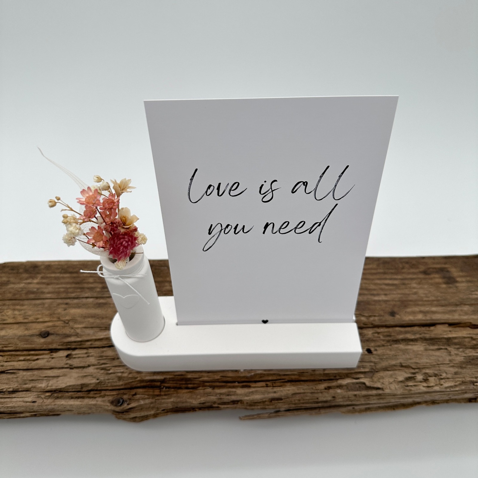 Postkarte - love is all you need 2