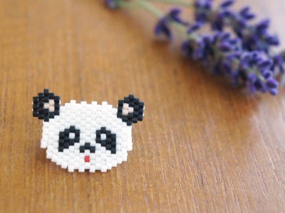 Brosche Pin Pandabär aus Miyukiperlen