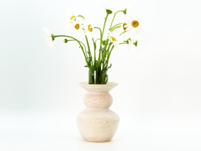 Weisse Holzvase - Vase aus Lindenholz mit Recyclingglaseinsatz