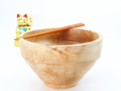 Buddha Bowl aus heimischem Birnenholz - handgedrechselte Schale lebensmittelecht geölt