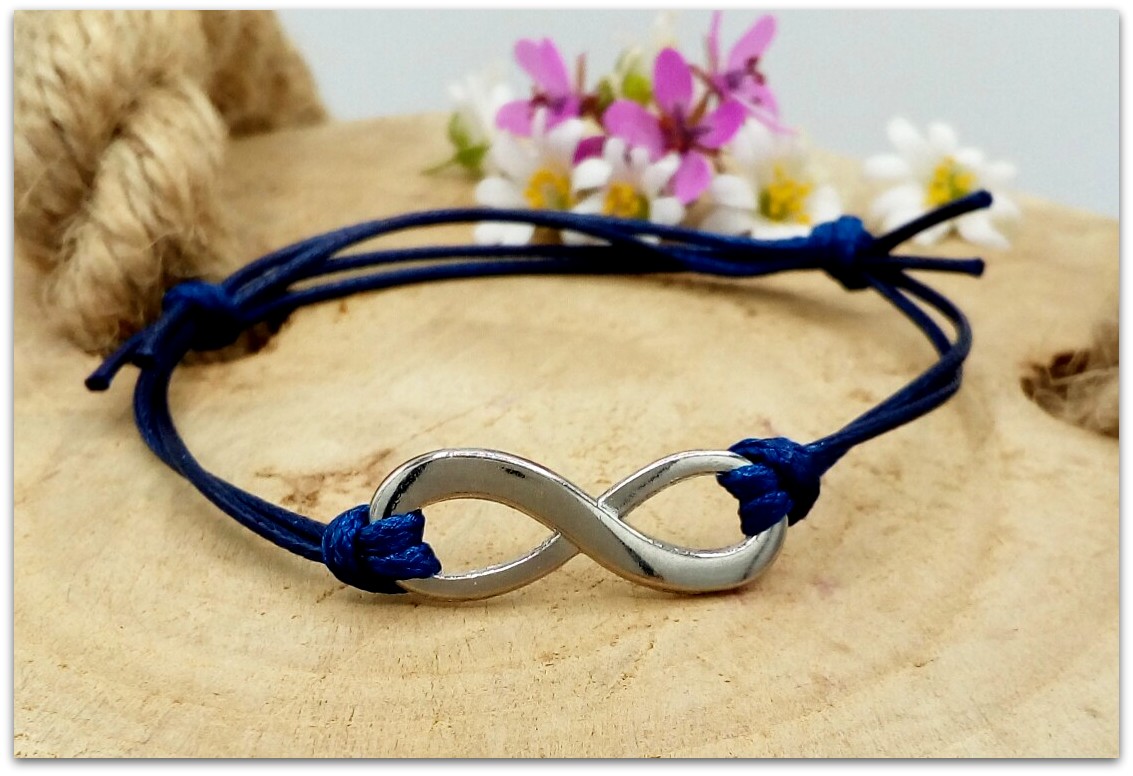 Infinity Armband in marineblau