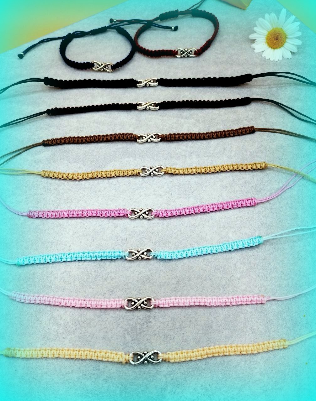 Traumhaft schöne Makramee Armbänder in Pastellfarben mit Infinity Symbol 8