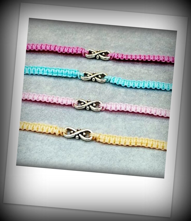 Traumhaft schöne Makramee Armbänder in Pastellfarben mit Infinity Symbol