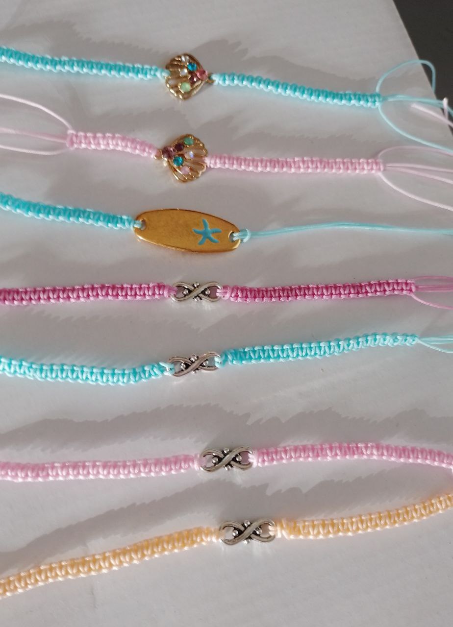Traumhaft schöne Makramee Armbänder in Pastellfarben mit Infinity Symbol 3
