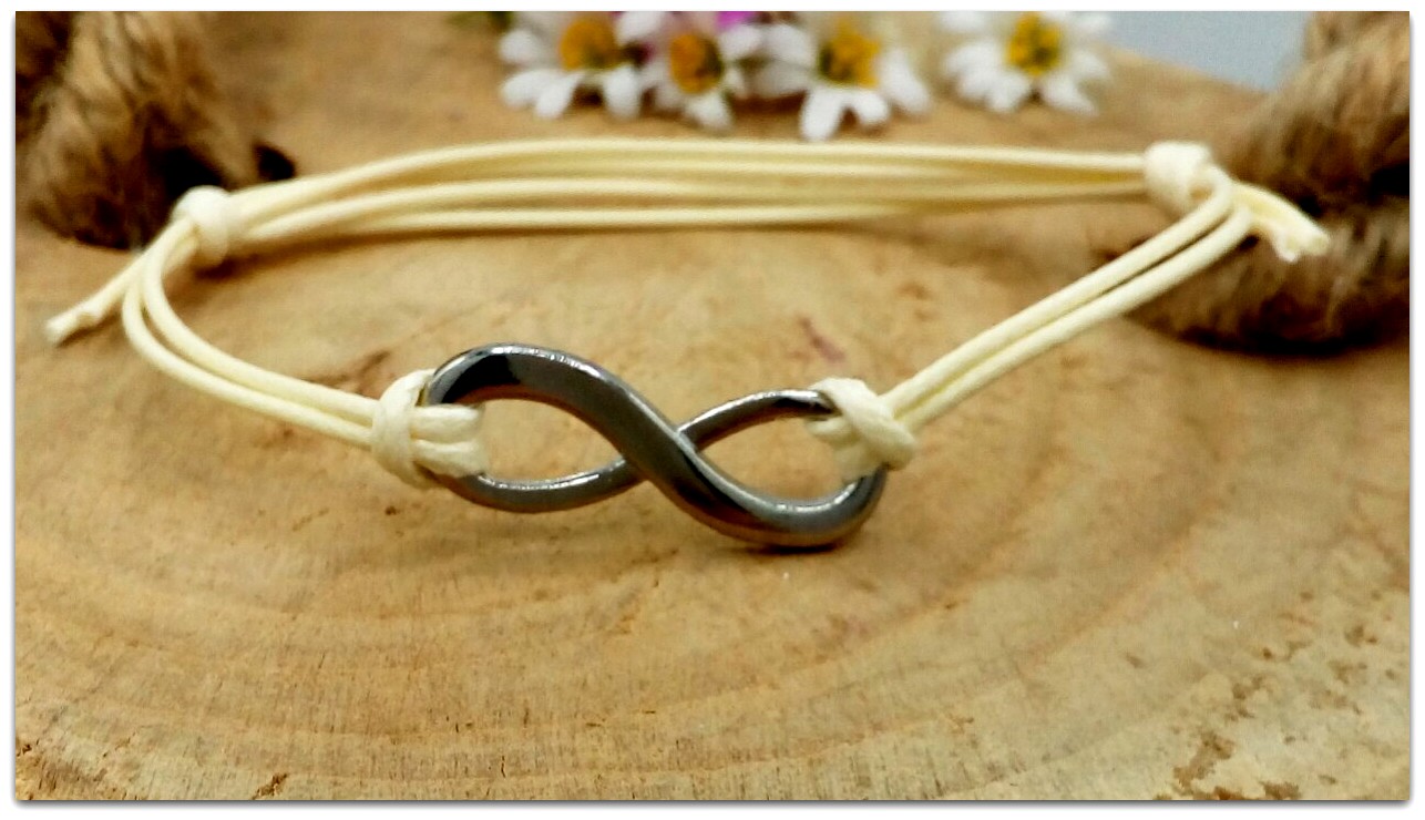 Infinity Armband in vanille-silber