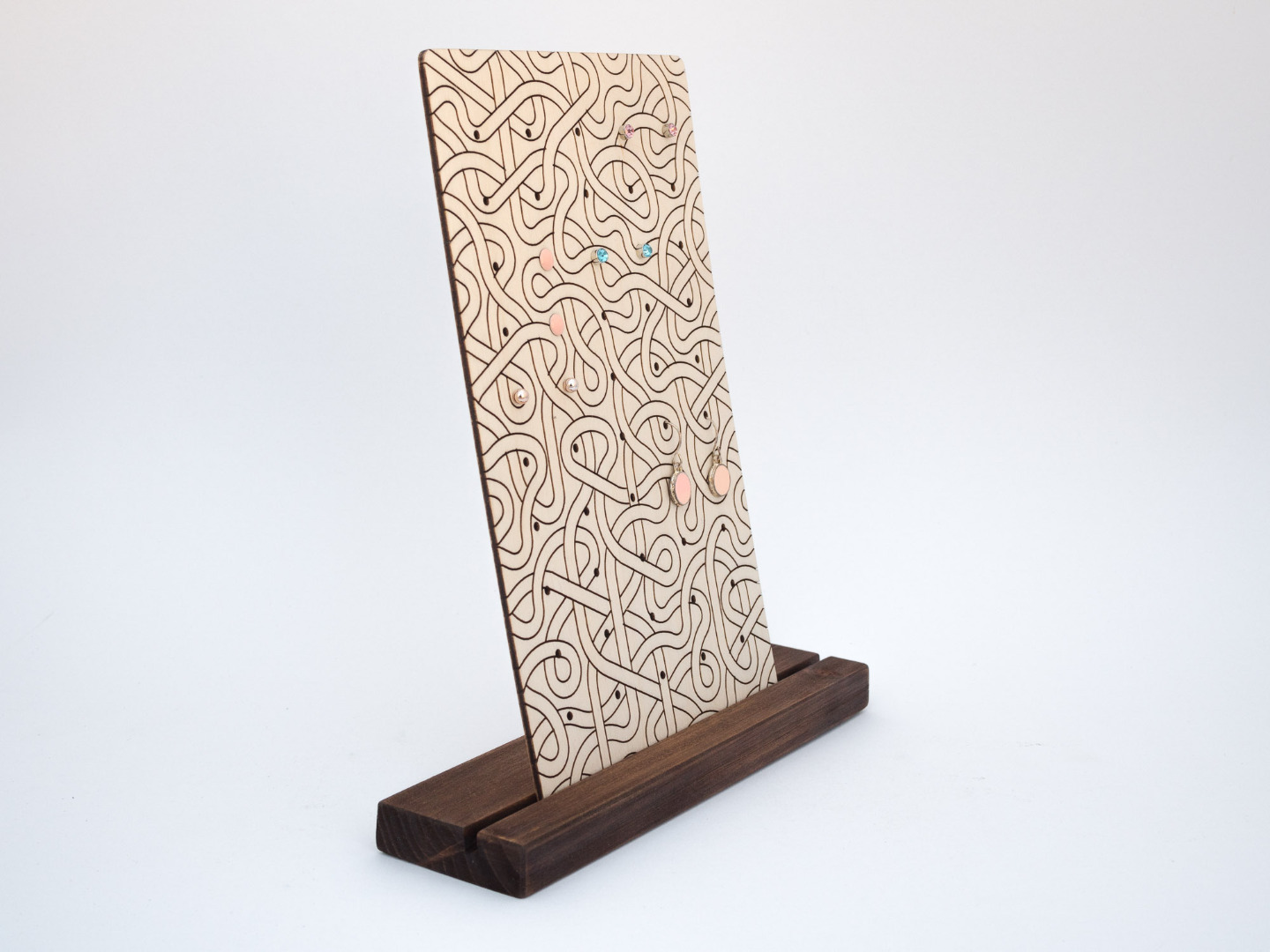 Design Ohrstecker Display aus Holz mit Lasergravur LOOP 3