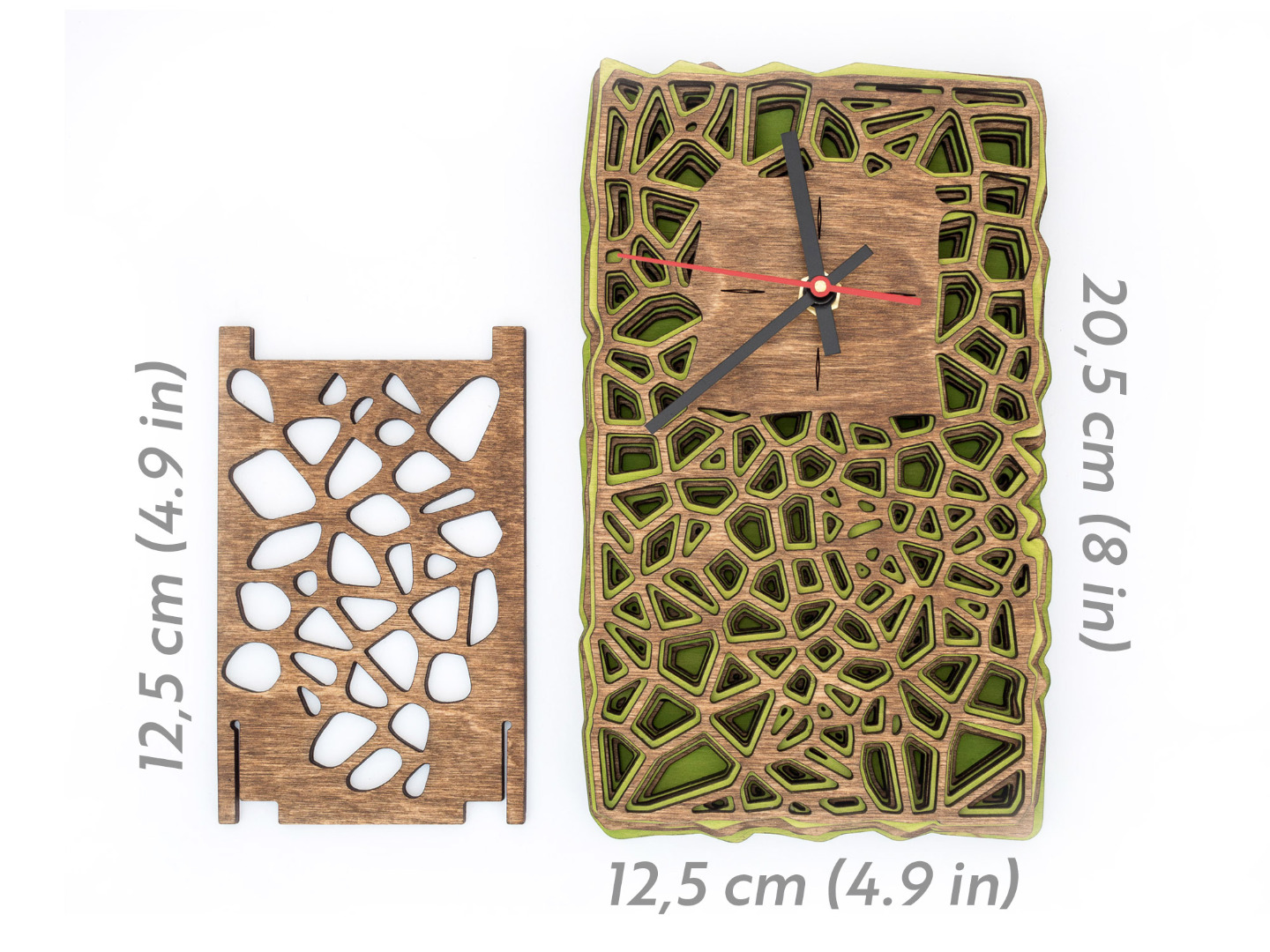 Uhr aus Holz für Schreibtisch oder Wand - Organisches Zweifarbiges Design in Walnuss und Maigrün 12