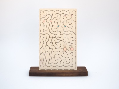 Design Ohrstecker Display aus Holz mit Lasergravur MAZE I - arborala Originals