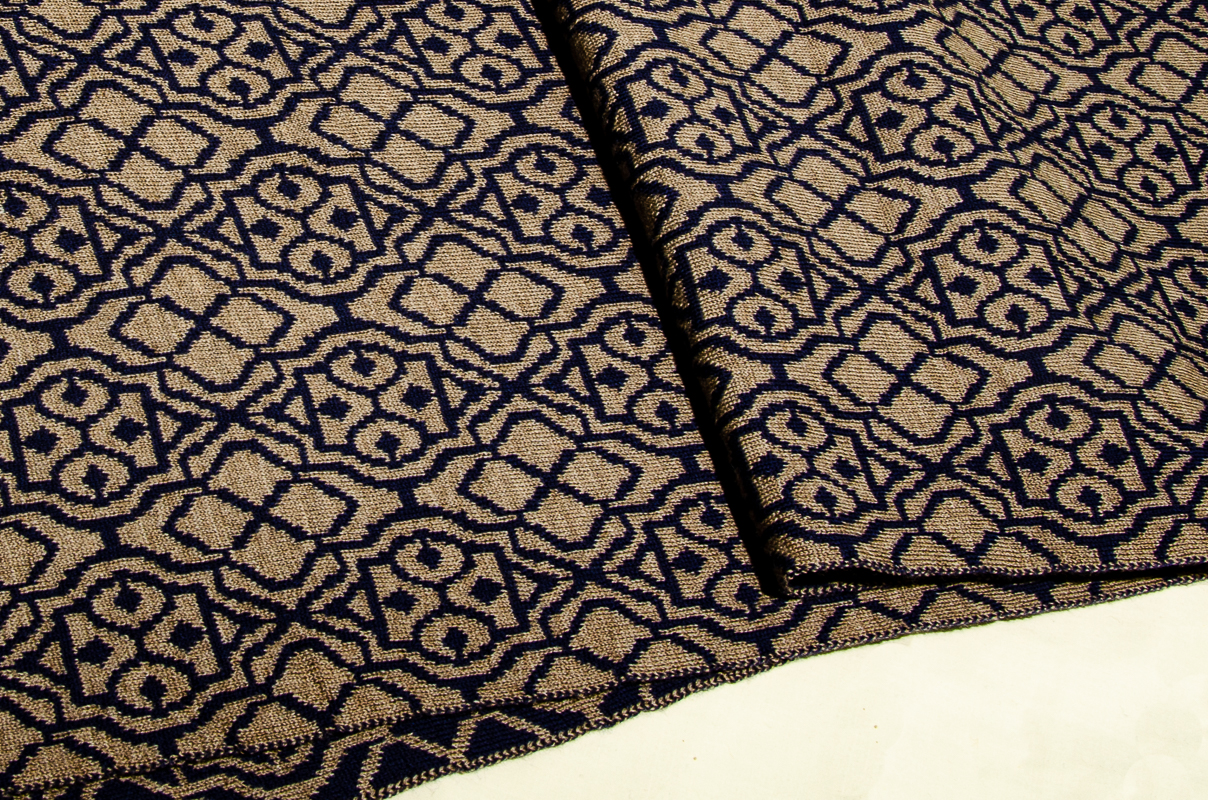 Scarf net two-tone in taupe and dark blue