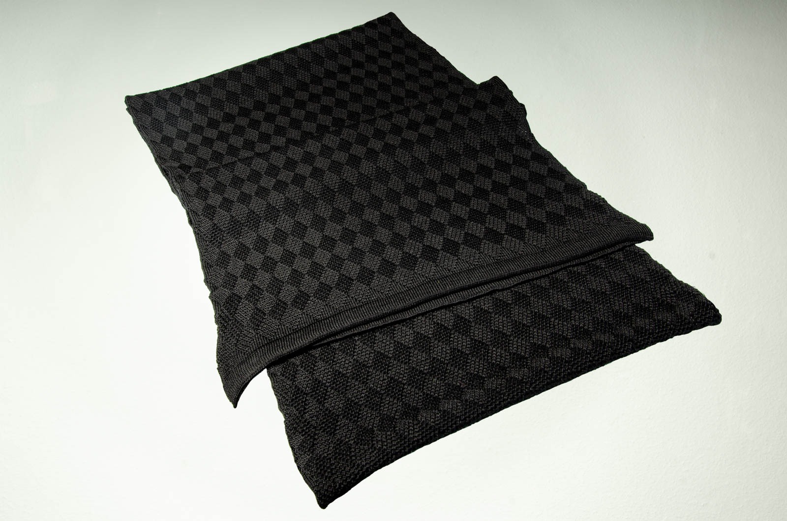 Merino scarf woven look monochrome in black