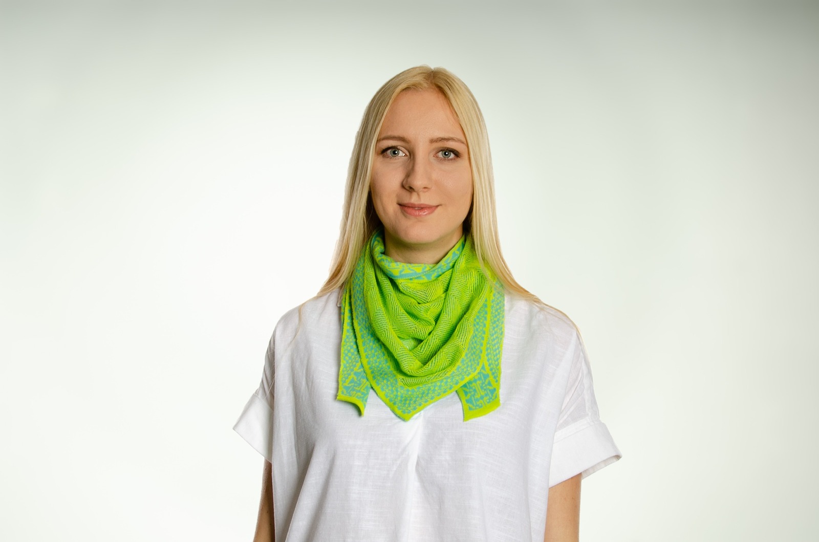 Scarf Shine triangular in lime-green and turquoise