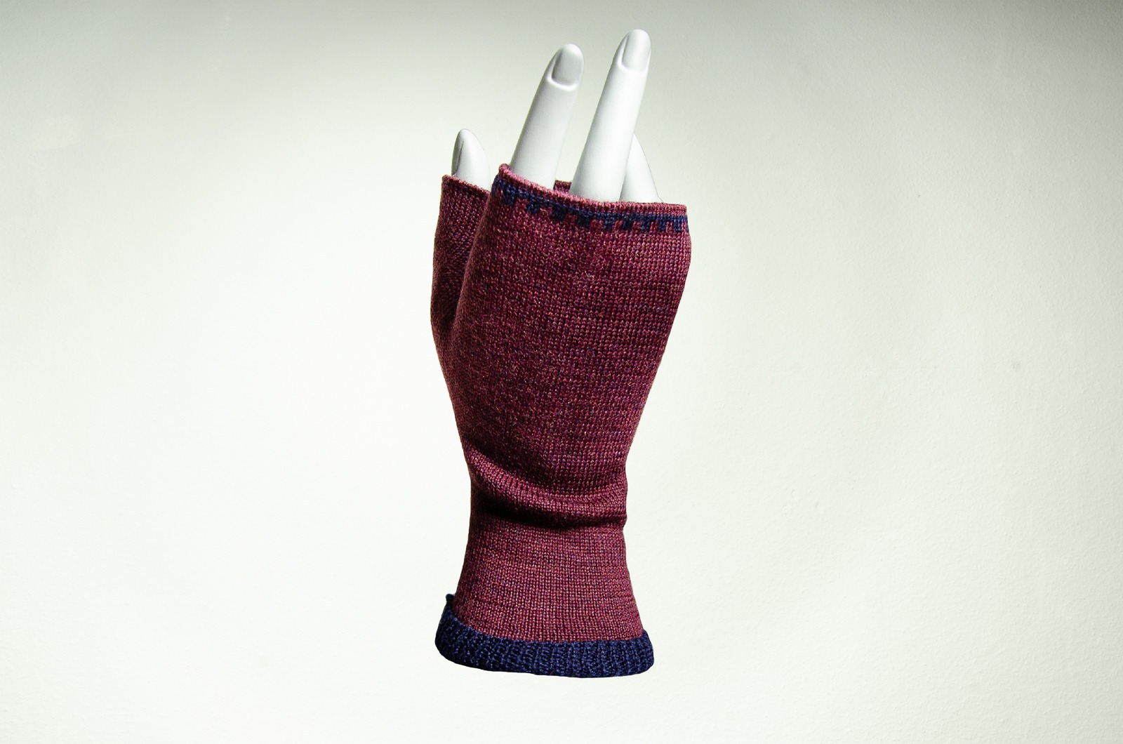 Merino scarf, hat and wrist warmers in dark blue and burgundy 3