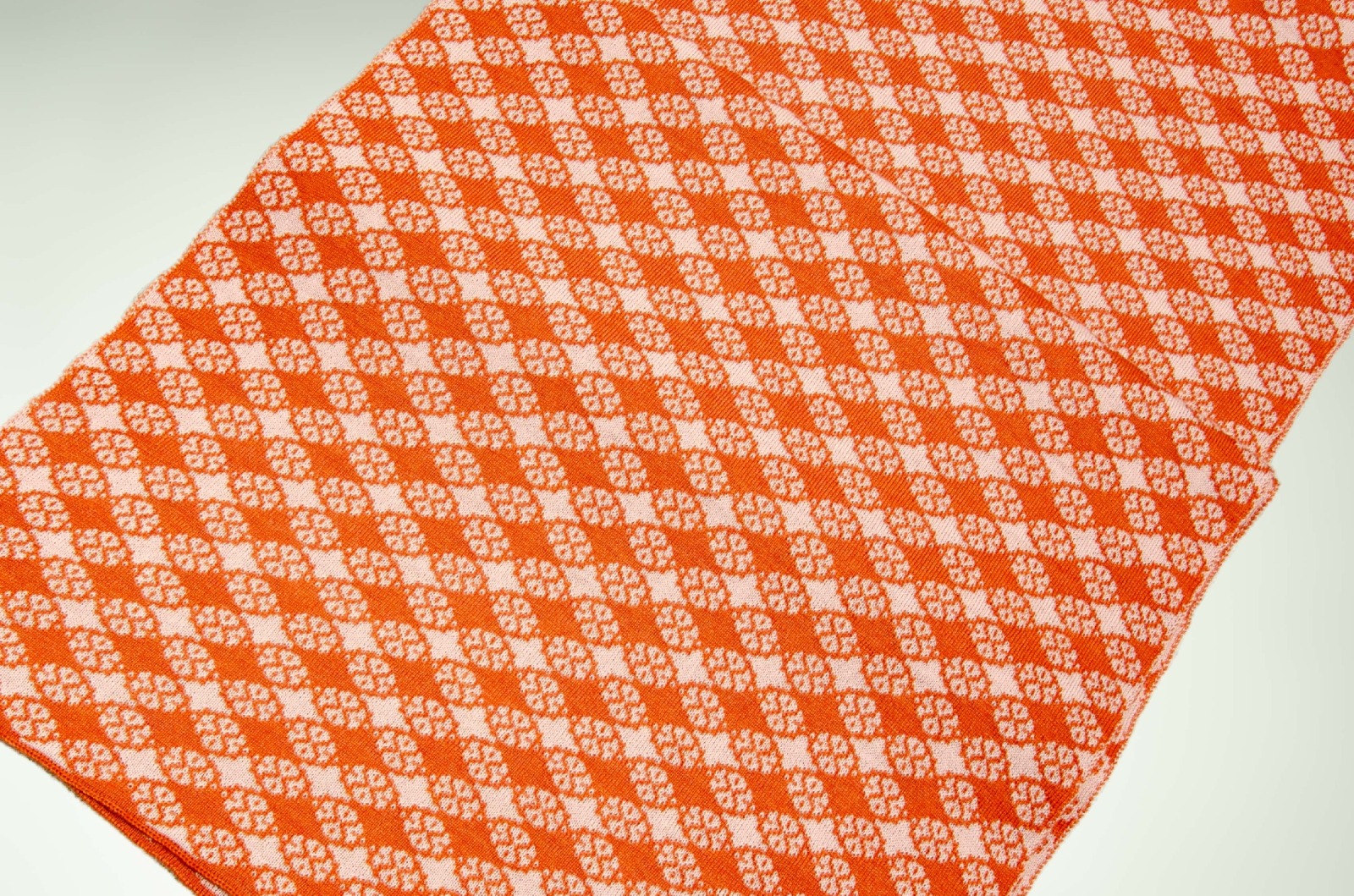 Scarf floral check in orange and rosa 3