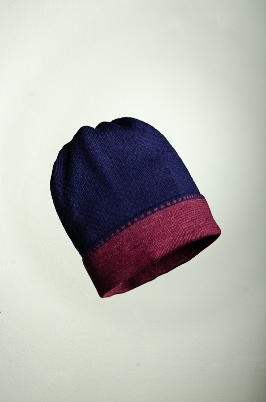 Merino scarf and cap Beijing in dark blue and burgundy 3