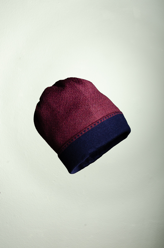 Merino scarf, hat and wrist warmers in dark blue and burgundy 5