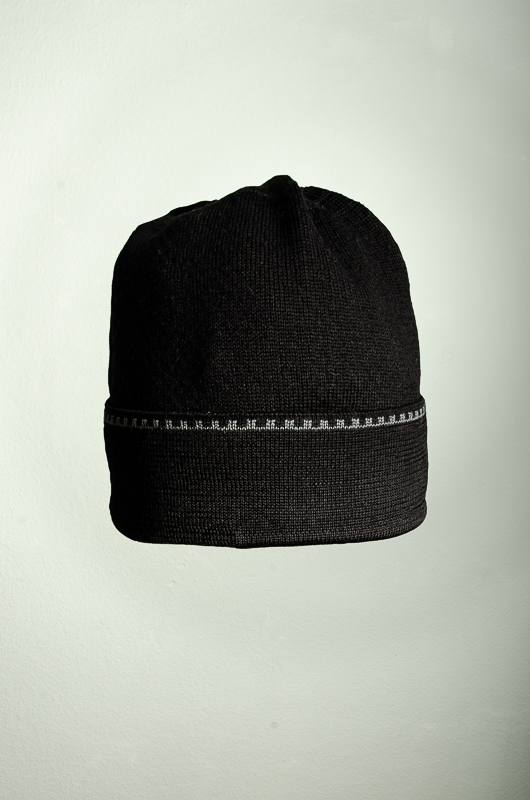 Merino Mütze in den Farben schwarz und grau