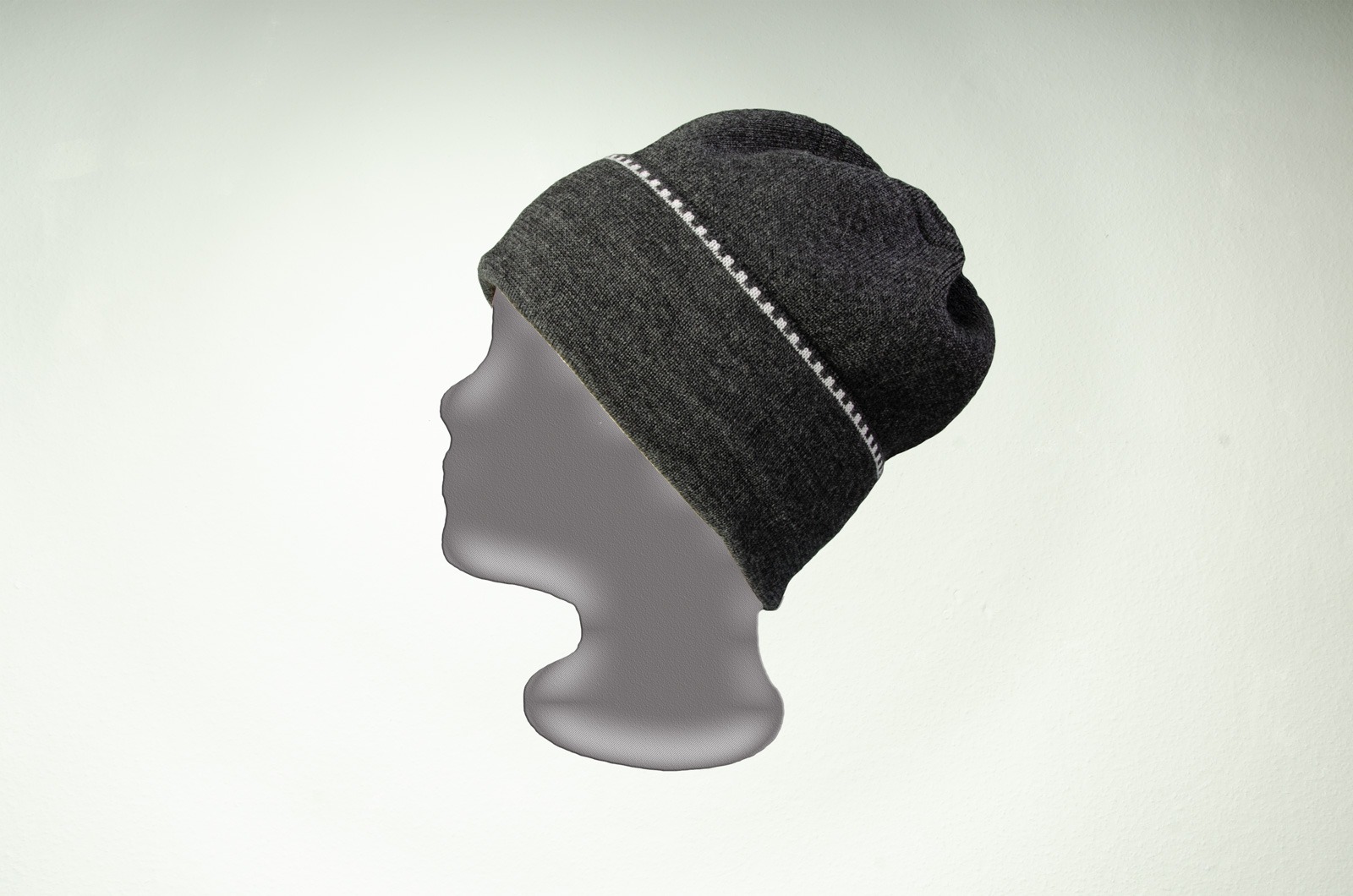 Merino scarf dragonfly and hat in dark gray and silver 4