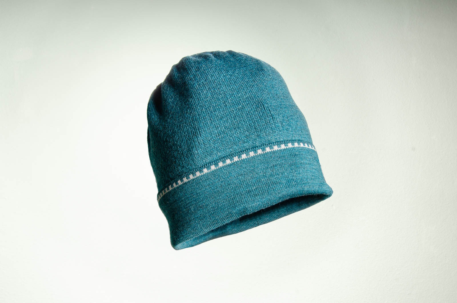Merino sun stole and hat in silver and turquoise 5