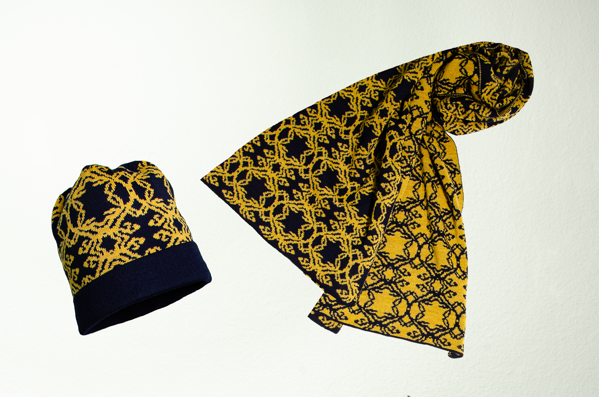 Merino Schal und Mütze Kranz in dunkelblau und gelb