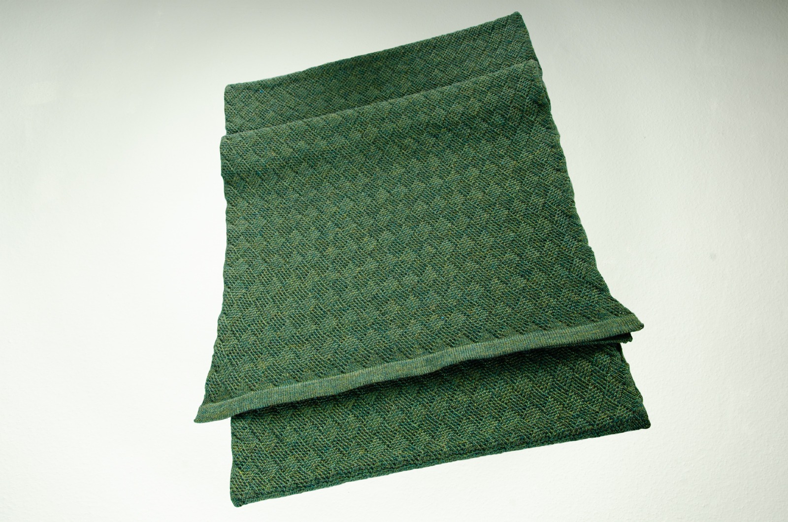 Merino scarf woven look monochrome in dark green