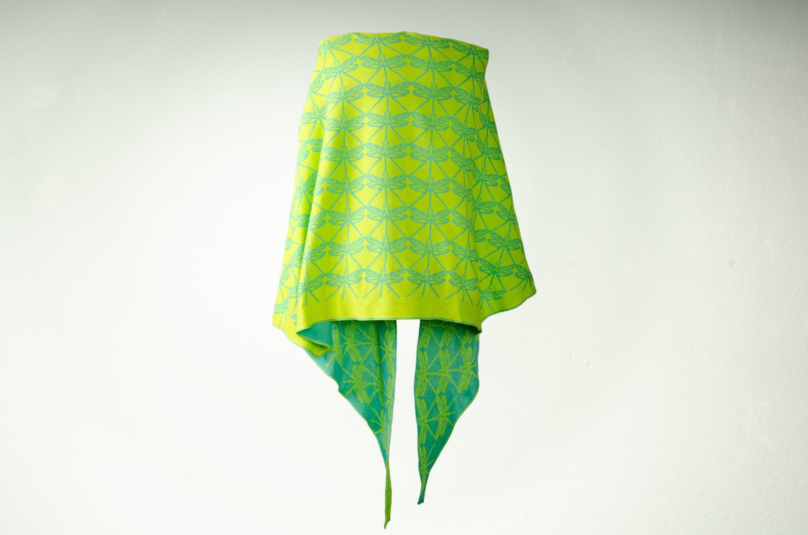 Shawl dragonfly made of organic cotton in lime-green and turquoise 5