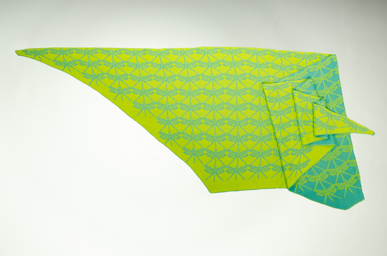 Shawl dragonfly made of organic cotton in lime-green and turquoise 6