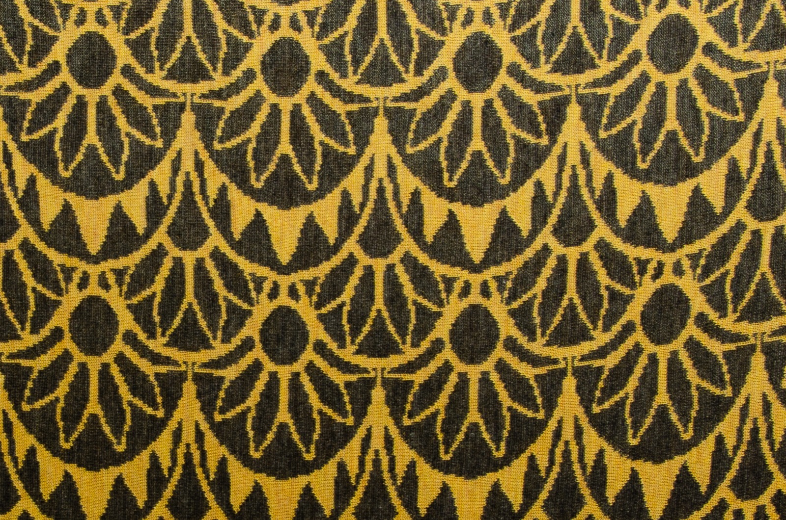 Stole, triangular sun shawl in yellow and dark grey 4