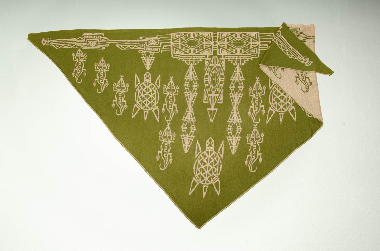 Stole, triangular Aztek shawl in green and beige