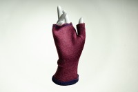 Merino hat and wrist warmers in dark blue and wine red 2